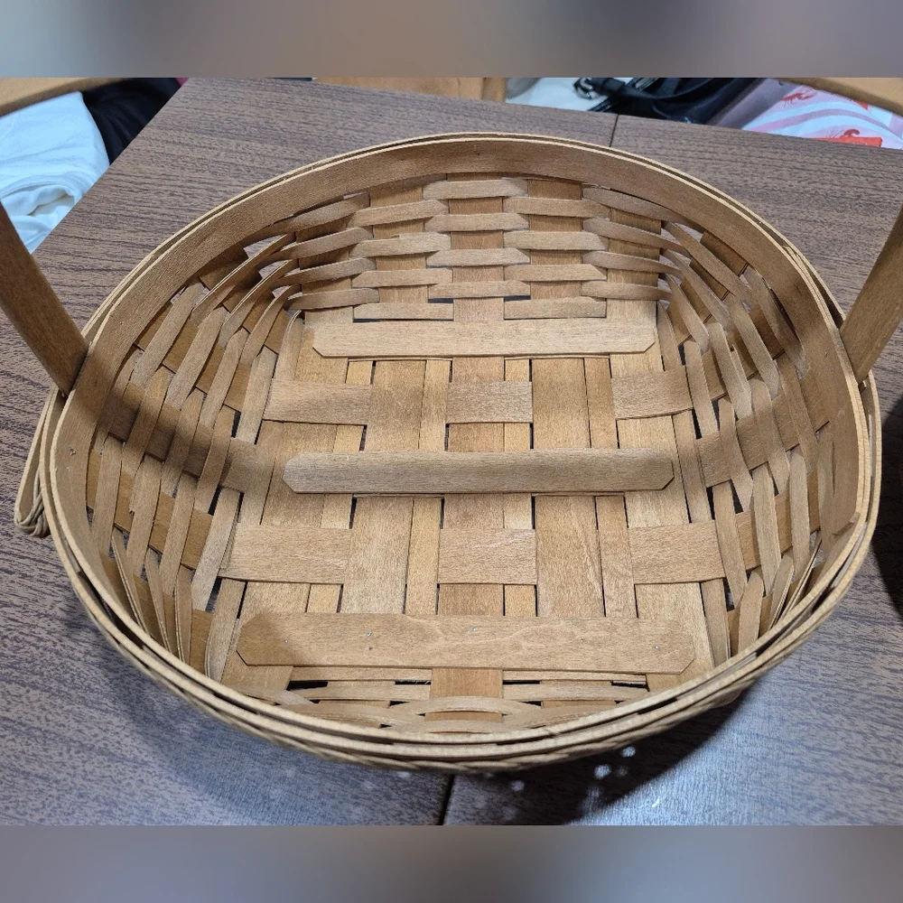 2009 Longaberger Fancy Pie Basket With Stand Insert